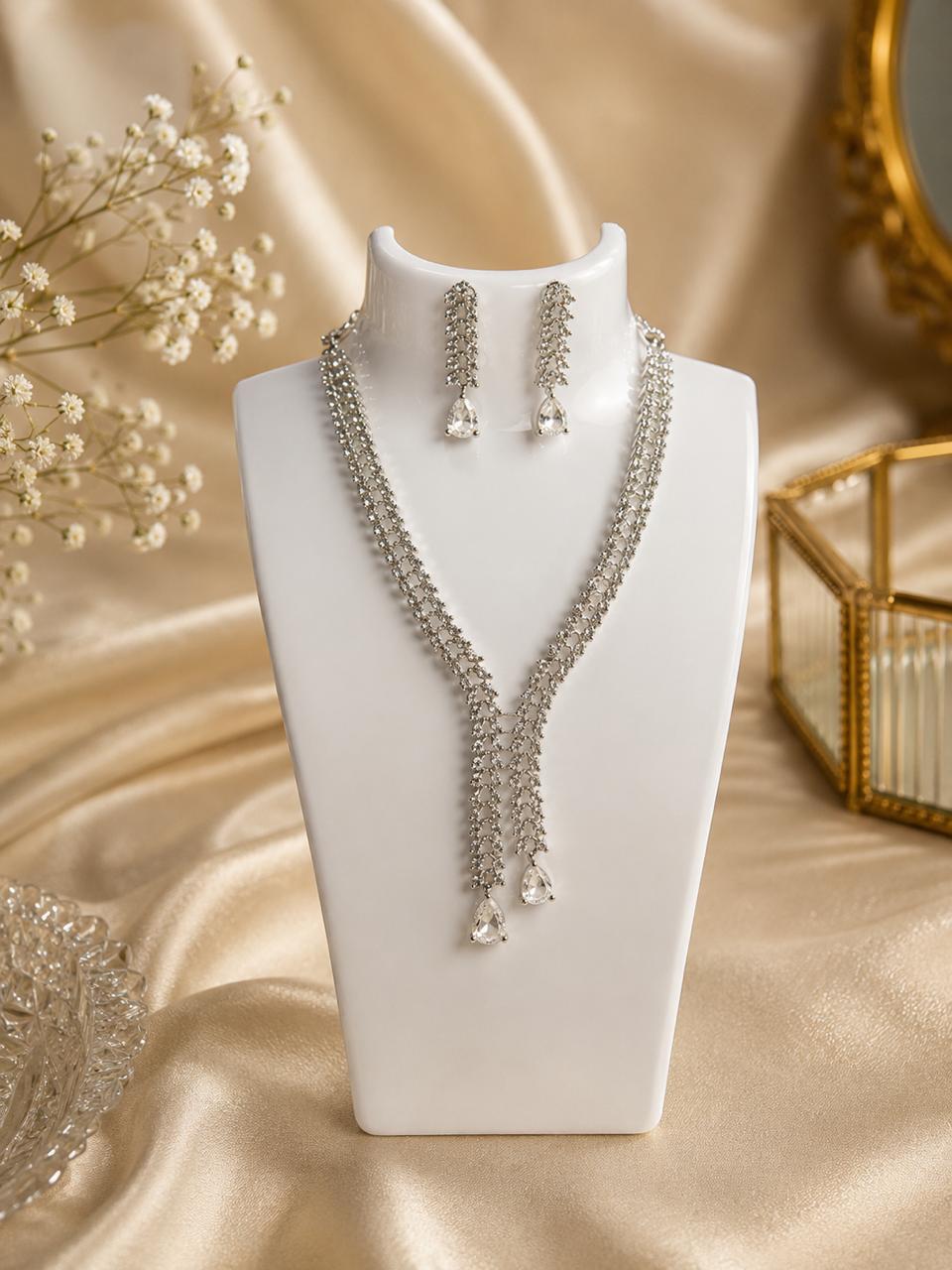 Crystal Lariat Set 🤍✨